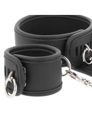 Fetish Submissive - Collana E Manette In Pelle Vegana E Fodera In Neoprene - FETISH SUBMISSIVE BONDAGE - Manette e Polsini | erosidea.com