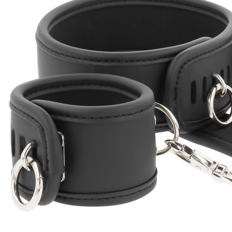 Fetish Submissive - Collana E Manette In Pelle Vegana E Fodera In Neoprene - FETISH SUBMISSIVE BONDAGE - Manette e Polsini | erosidea.com