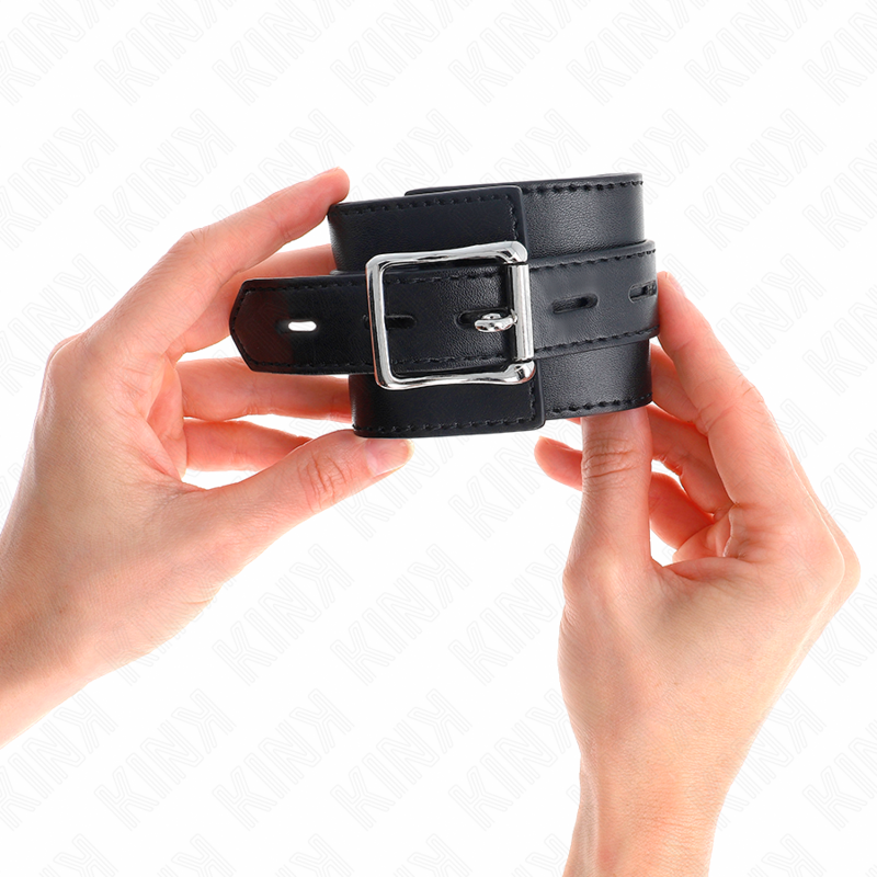 Kink - Resistenza Da Polso Nera Con Cintura Nera Regolabile 17-28 Cm X 6 Cm - KINK WRIST RESTRAINT - Manette e Polsini | erosidea.com