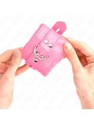 Kink - Polsini Imbottiti In Pelliccia Con Fori Quadri Rosa E Cintura Rosa Regolabile 17-29 Cm X 6 Cm - KINK WRIST RESTRAINT - Manette e Polsini | erosidea.com
