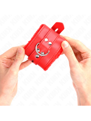 Kink - Polsini Imbottiti In Pelliccia Con Fori Quadri Rosso E Cintura Rossa Regolabile 17-29 Cm X 6 Cm - KINK WRIST RESTRAINT - Manette e Polsini | erosidea.com