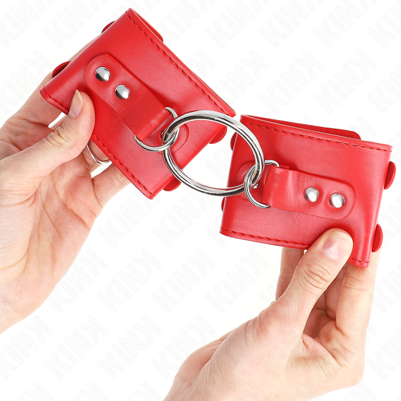 Kink - Polso Fisso Con Anello E Borchie Regolabile Rosso 17-22 Cm X 65 Cm - KINK WRIST RESTRAINT - Manette e Polsini | erosidea.com