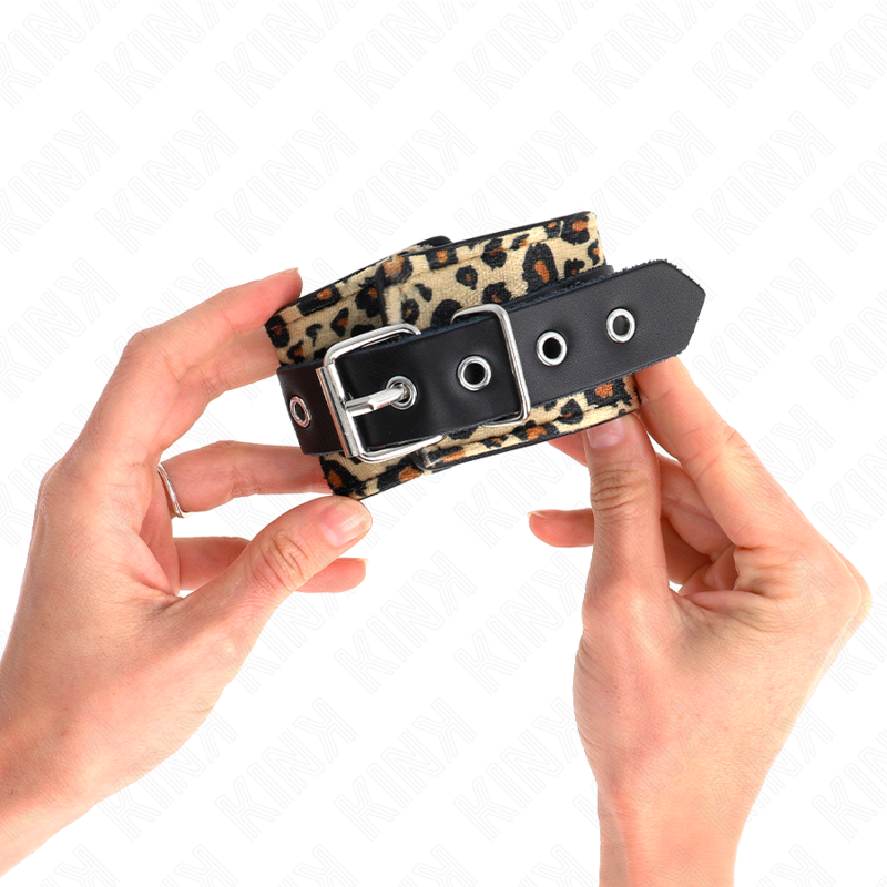 Kink - Poggiapolso In Vera Pelle Leopardata Regolabile 18-29 Cm X 55 Cm - KINK WRIST RESTRAINT - Manette e Polsini | erosidea.com