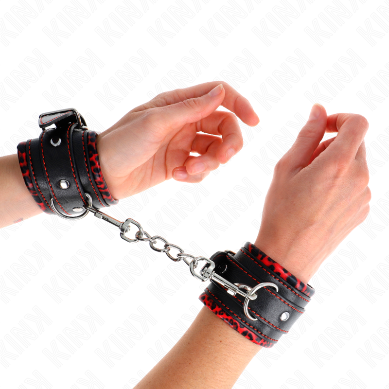 Kink - Poggipolsi Imbottiti In Pelliccia Rosso/Nero Regolabile 17-29 Cm X 6 Cm - KINK WRIST RESTRAINT - Manette e Polsini | erosidea.com