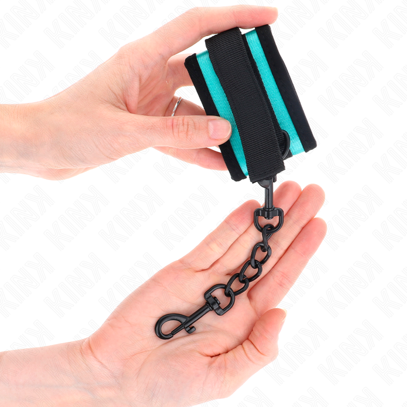 Kink - Tenuta Da Polso In Nylon Con Gancio E Loop Nero-Blu Regolabile 18-32 Cm X 5 Cm - KINK WRIST RESTRAINT - Manette e Polsini | erosidea.com