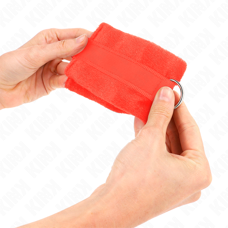 Kink - Polsini In Pelliccia Per Principianti Rosso 30 X 7 Cm - KINK WRIST RESTRAINT - Manette e Polsini | erosidea.com
