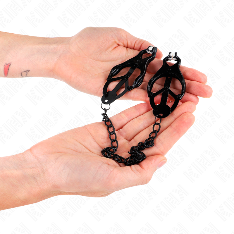 Kink - Pinze Per Capezzoli Trifoglio Giapponese Con Catena Nera 30 Cm - KINK NIPPLE GRIP - Pinzette Capezzoli | erosidea.com
