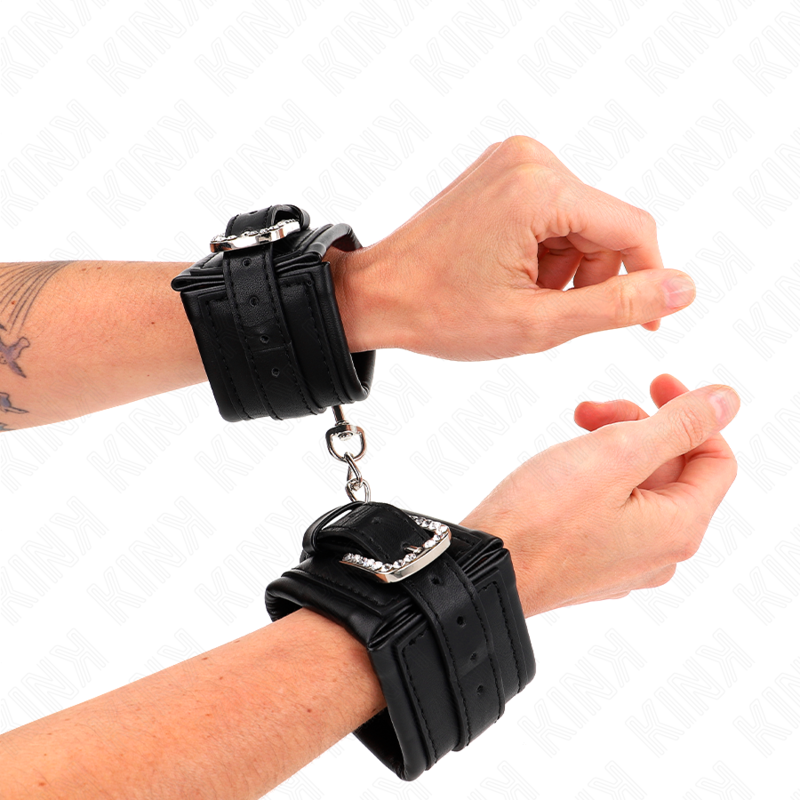 Kink - Poggipolso Con Fibbia Strass Nero Regolabile 25-32 Cm X 55 Cm - KINK WRIST RESTRAINT - Manette e Polsini | erosidea.com
