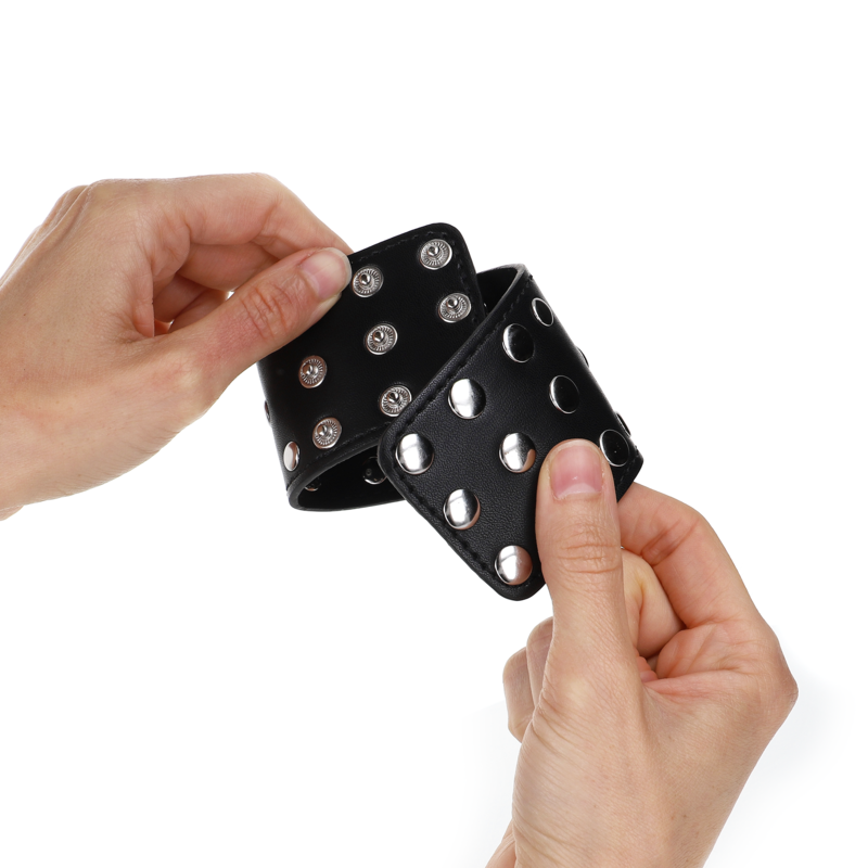 Kink - Manette Al Polso Con Chiusura A Scatto Completa Nera Regolabile 19-24 Cm X 55 Cm - - Manette e Polsini | erosidea.com